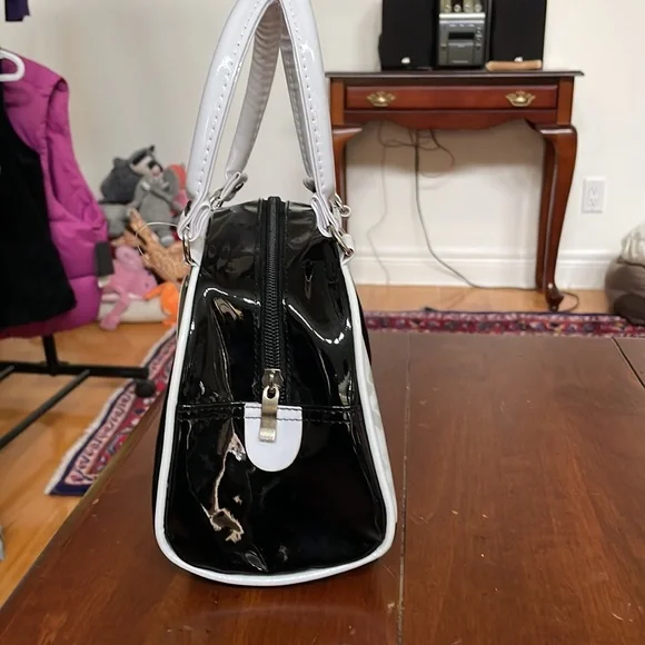 Betty Boop Purse Patent NWT 🖤🖤 - Picture 3 of 5